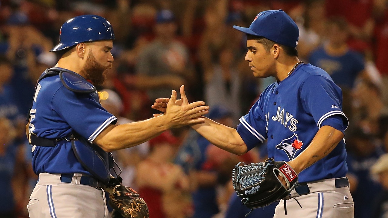 Osuna goes from picking vegetables to closer with Toronto